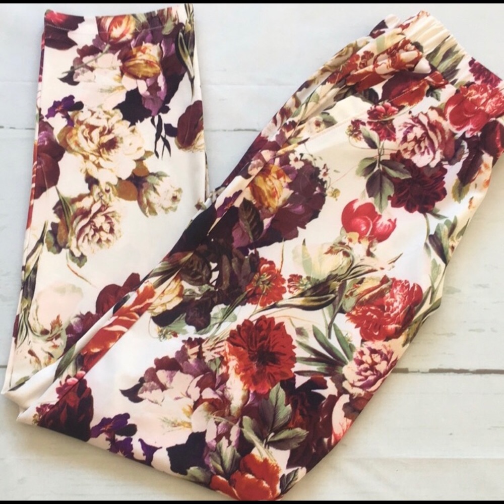 Disney Alice Through the Looking Glass Pants